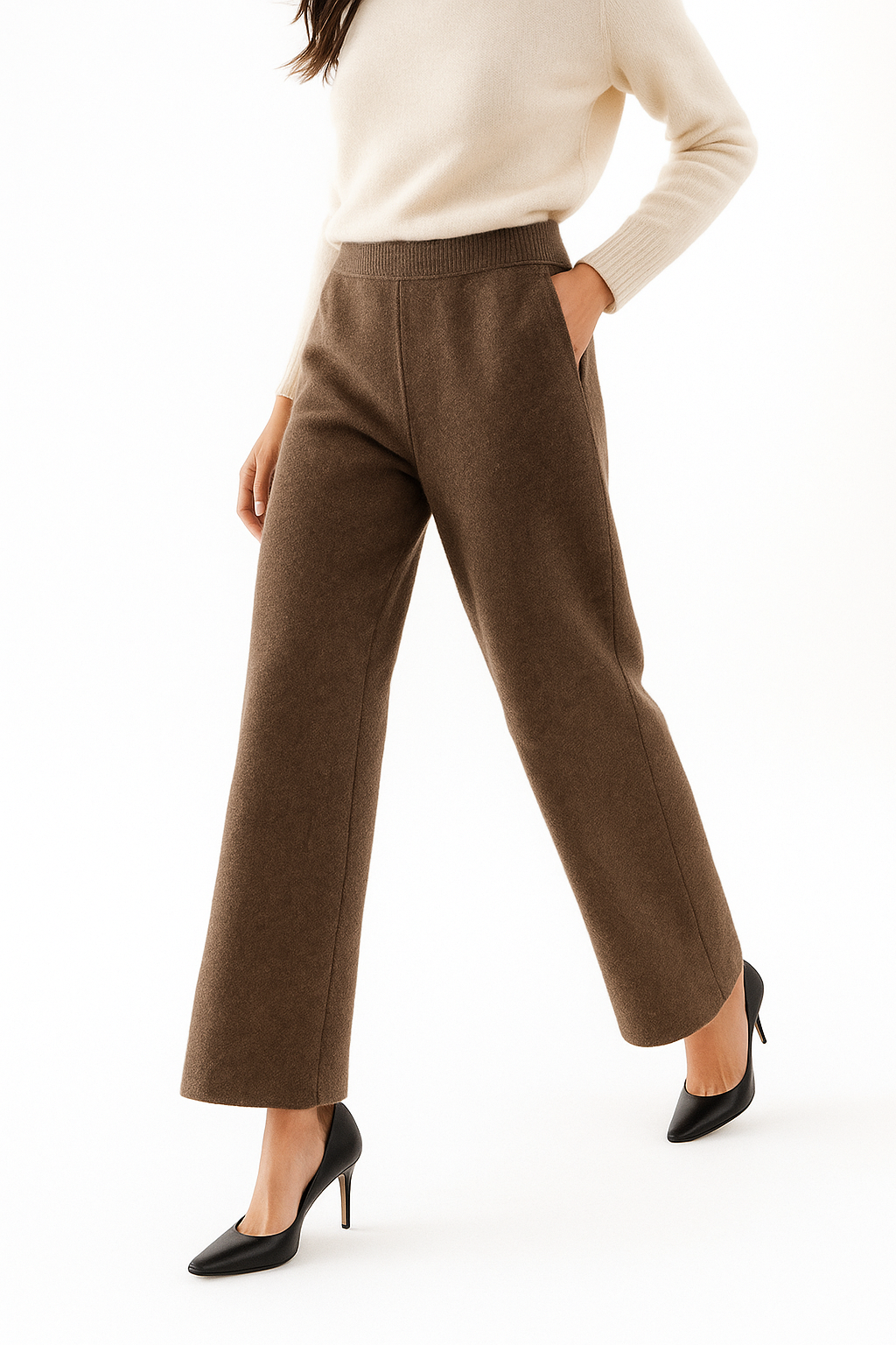 Women's loose pull-on joggers in soft cashmere fabric, comfortable casual pants for women, featuring a relaxed fit and elastic waistband.