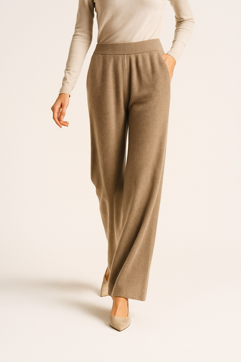 Women's loose pull-on joggers from My Store, comfortable casual pants with a relaxed fit and soft fabric for everyday wear.