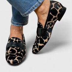 Women’s orthopedic loafers with arch support for summer, showcasing comfortable, stylish orthopedic shoes designed for women.