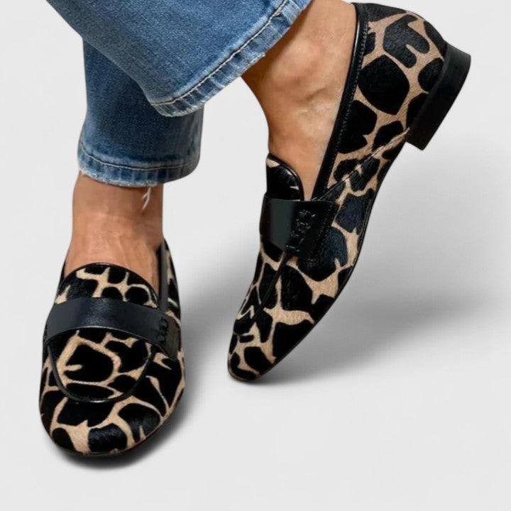 Women’s orthopedic loafers with arch support for summer, showcasing comfortable, stylish orthopedic shoes designed for women.