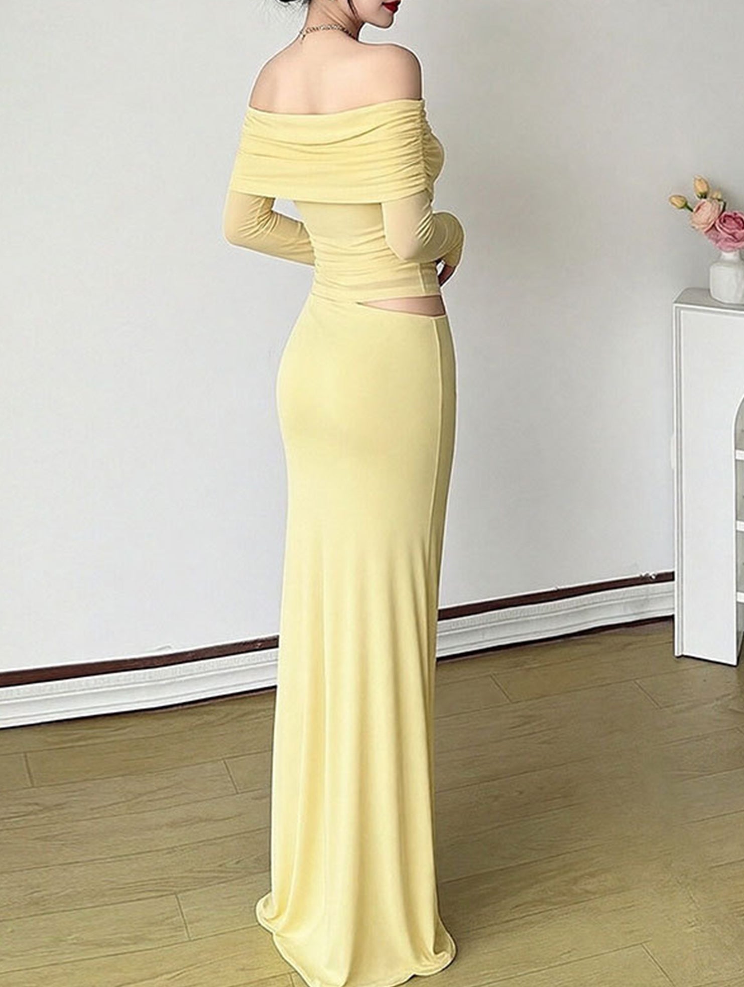 Elegant white French-style slim-fit dress by My Store, featuring a tailored design and classic silhouette.