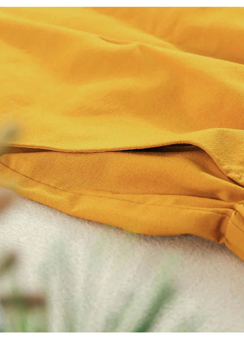 High-waist linen blend shorts for women with elastic waistband, stylish and comfortable pants suitable for casual wear.