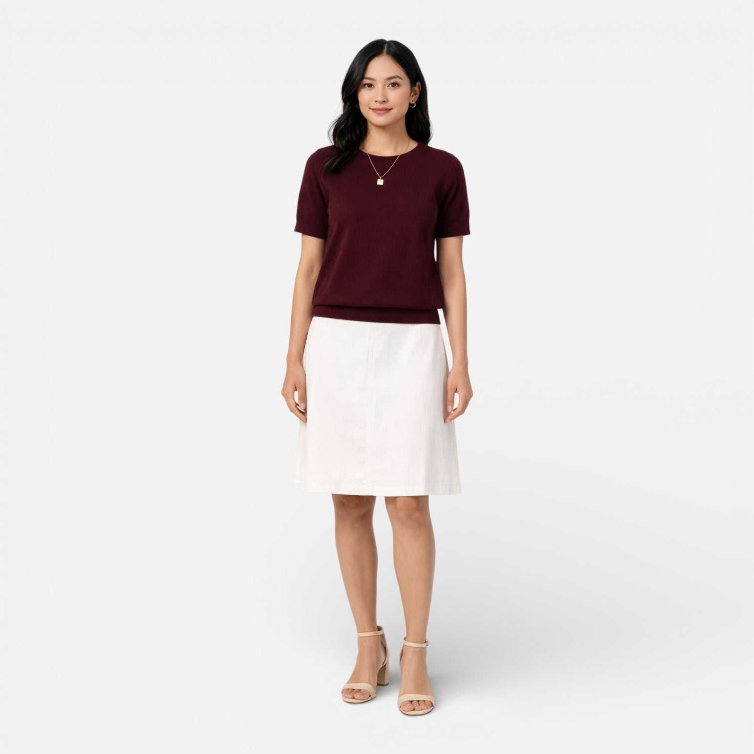 Women's knit top made from wool blend, featuring a comfortable fit and classic design, ideal for casual wear.