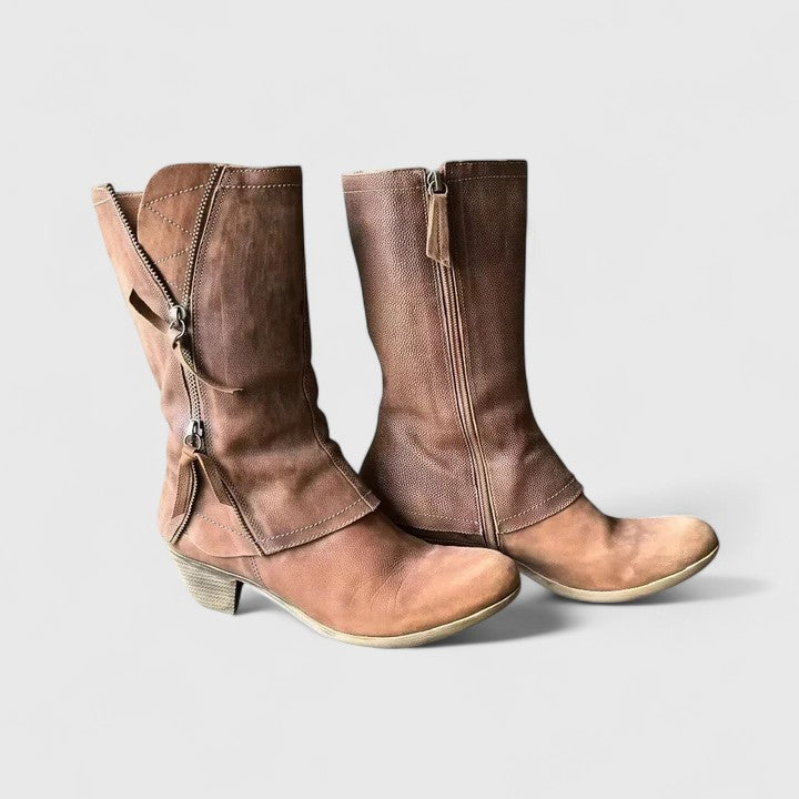 Women's orthopedic boots with classic arch support, featuring a sturdy design and comfortable fit for everyday wear.