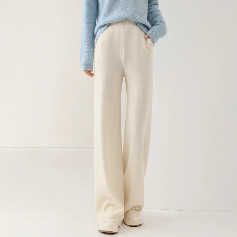Wide-leg merino wool joggers for women, stylish and comfortable pants, perfect for casual wear and cozy outfits.