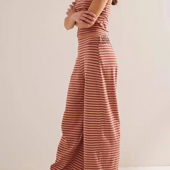 Women's knit wide-leg pull-on trousers, stylish and comfortable pants for women, featuring a loose fit and soft knit fabric.