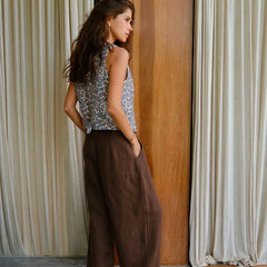 Women's high-waist wide-leg linen blend trousers, loose pull-on pants, stylish and comfortable for casual wear.