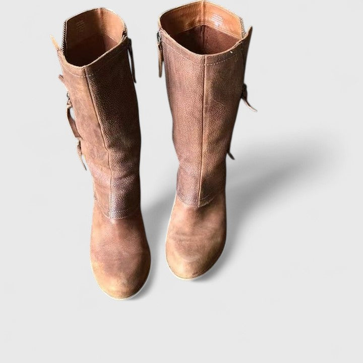 Comfortable women's orthopedic boots with classic arch support, featuring a supportive design and neutral color for everyday wear.