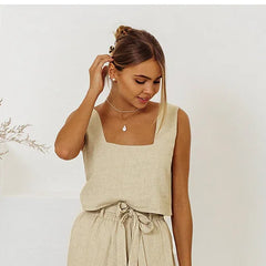 Linen wide-leg women’s pull-on trousers with a relaxed fit, soft fabric, and comfortable waistband, perfect for casual wear.