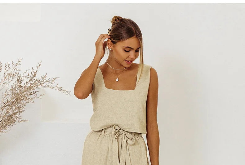 Linen wide-leg women’s pull-on trousers with a relaxed fit, soft fabric, and comfortable waistband, perfect for casual wear.