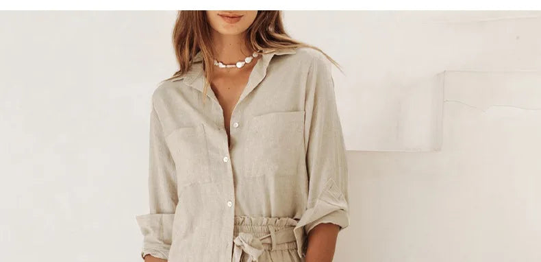 Light beige linen wide-leg trousers for women, loose pull-on style with relaxed fit and flowing fabric, casual and comfortable.