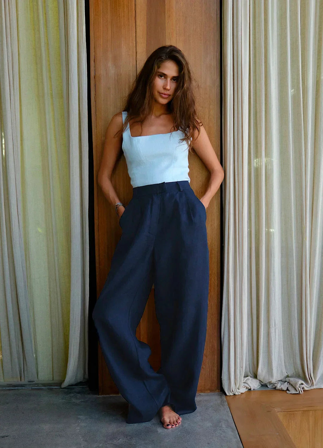 Women's high-waist wide-leg linen blend trousers with a loose pull-on design, stylish and comfortable for casual wear.