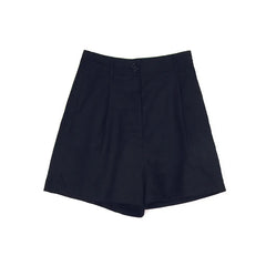 High-waist pleated linen shorts for women, tailored office pants in neutral fabric, featuring a comfortable fit and elegant design.