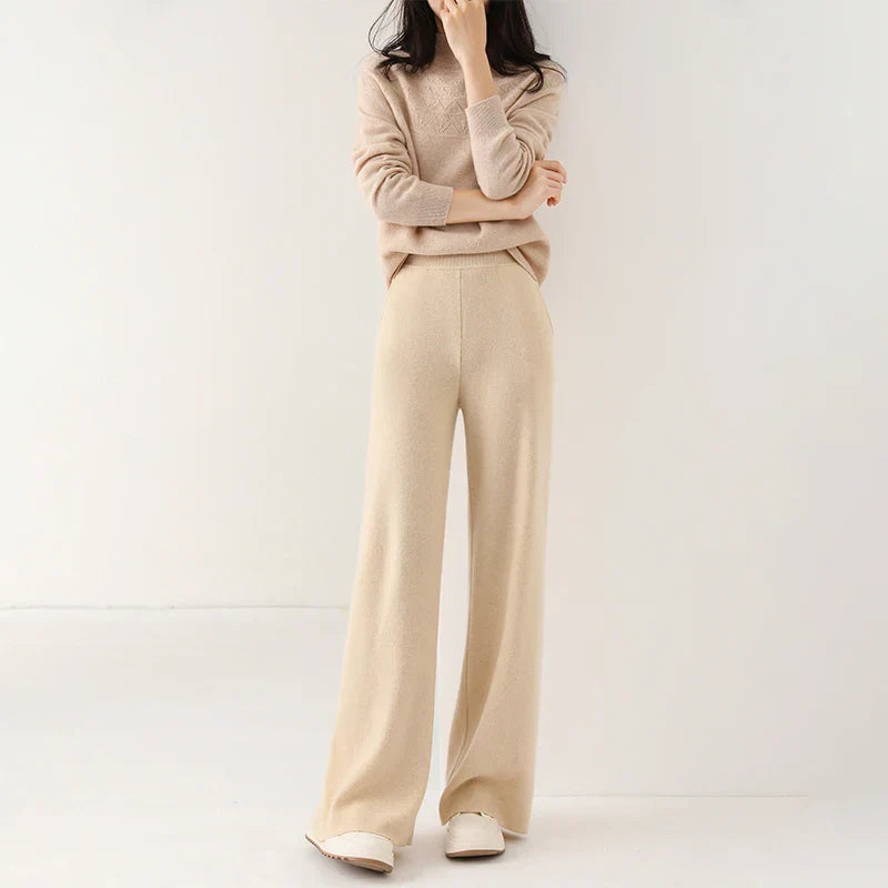 Women’s Merino wool joggers with wide-leg fit, soft and comfortable pants designed for relaxed style and warmth.