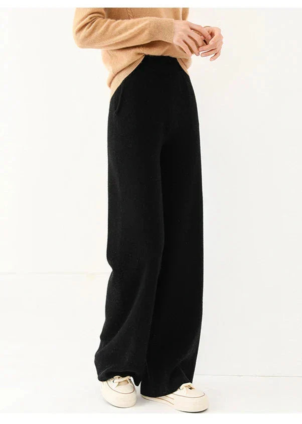 Women’s Merino wool joggers with wide-leg fit, comfortable pants made for casual wear and relaxed style.