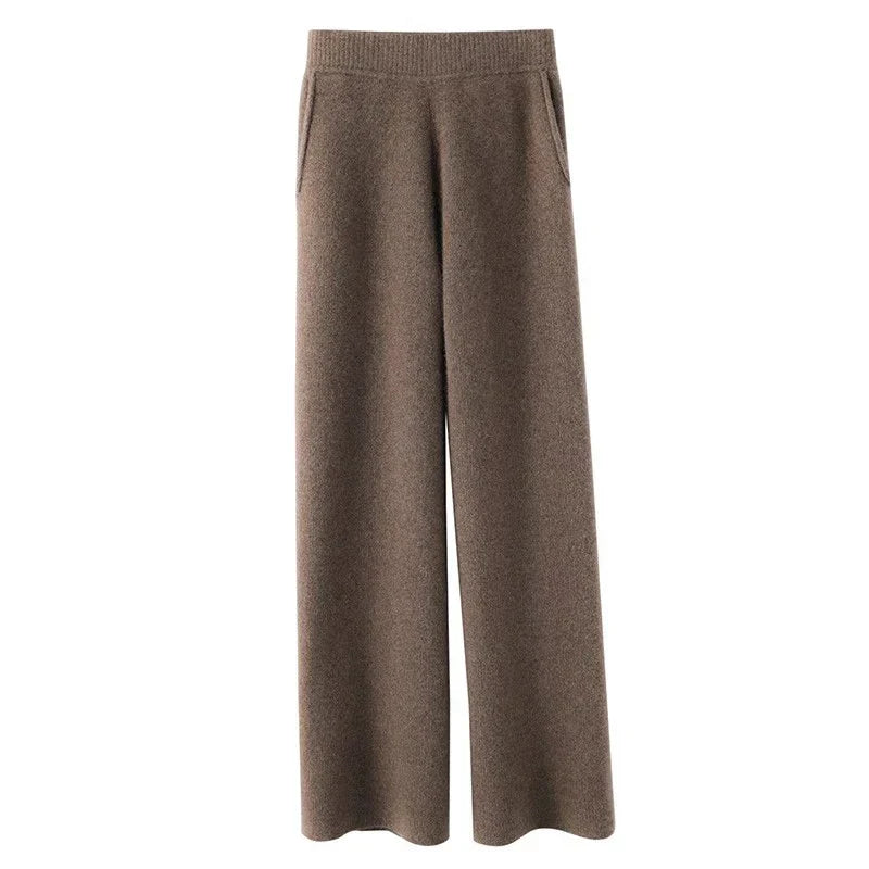 Women’s loose pull-on jogger pants, comfortable casual pants for women, shown in relaxed fit and soft fabric.