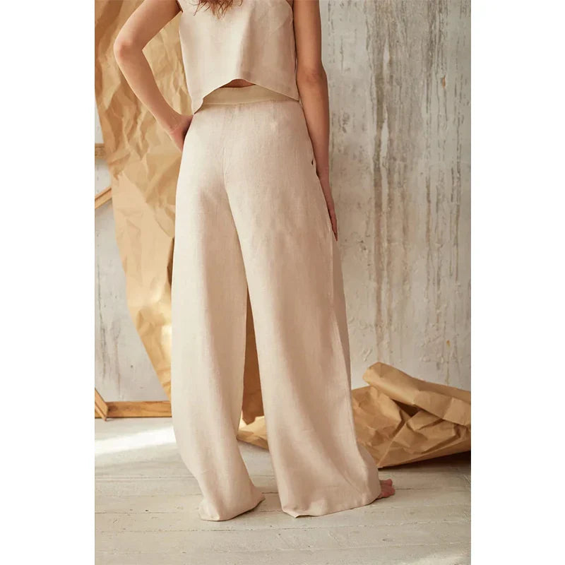 Knit wide-leg trousers for women, loose pull-on pants in soft fabric with a relaxed fit and comfortable waistband.