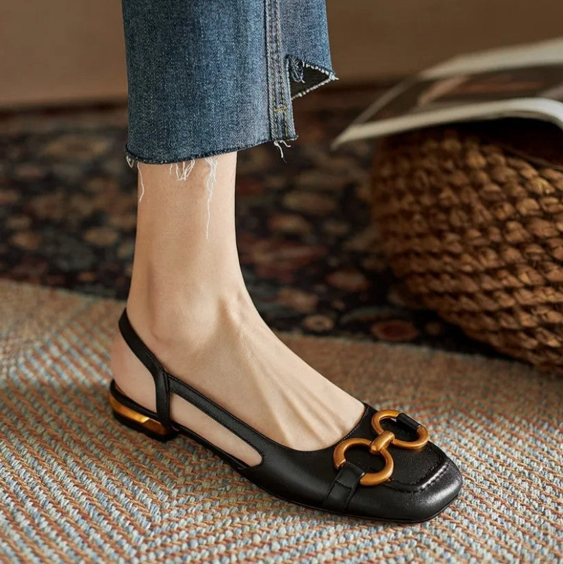Orthopedic women's sandals with buckle adjustable straps and arch support, designed for comfort and foot stability.