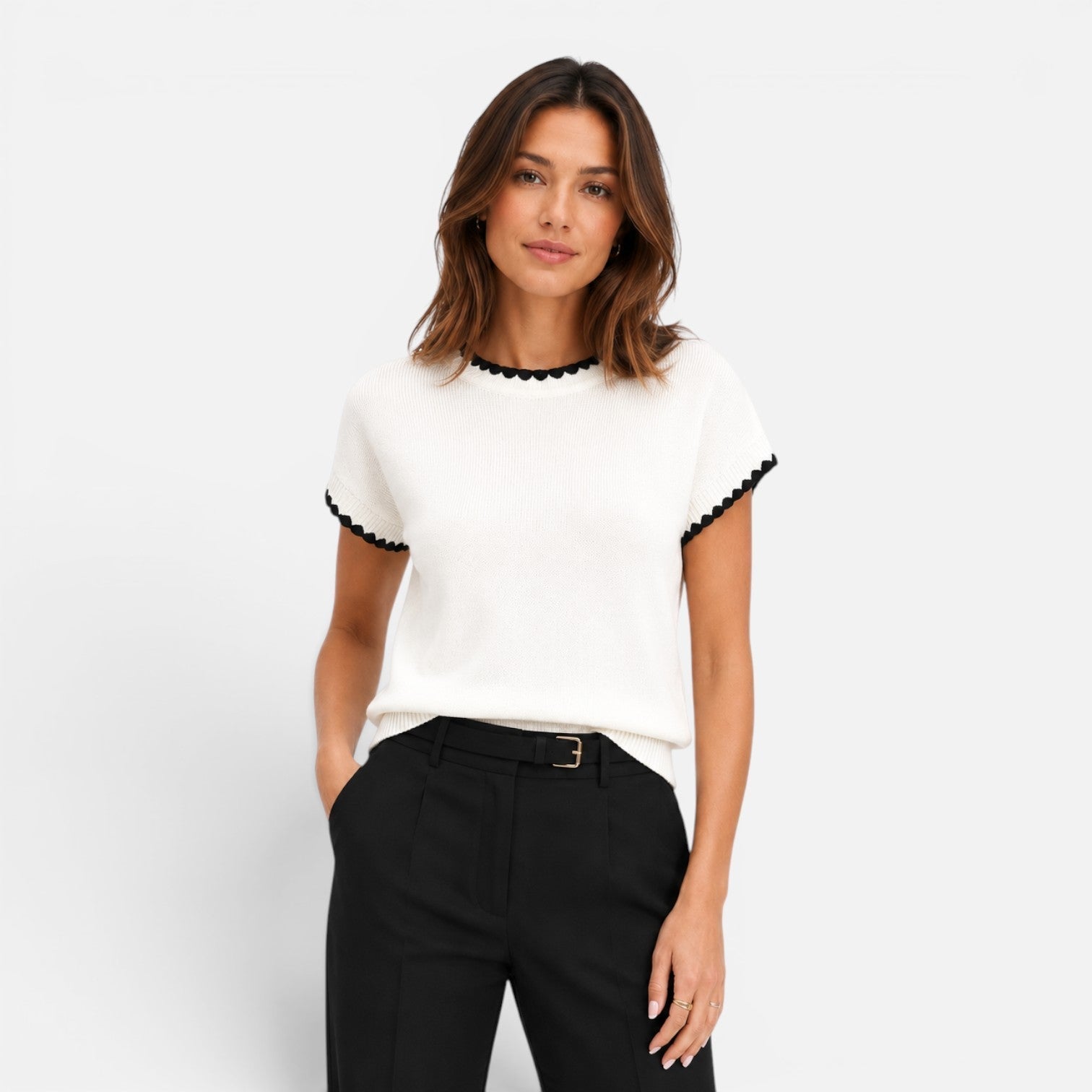 Women’s contrast trim knit top with short sleeves and crew neck, stylish women's shirt featuring a modern design.