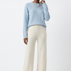 Wide-leg merino wool joggers for women, stylish and comfortable pants, featuring soft, high-quality wool fabric.