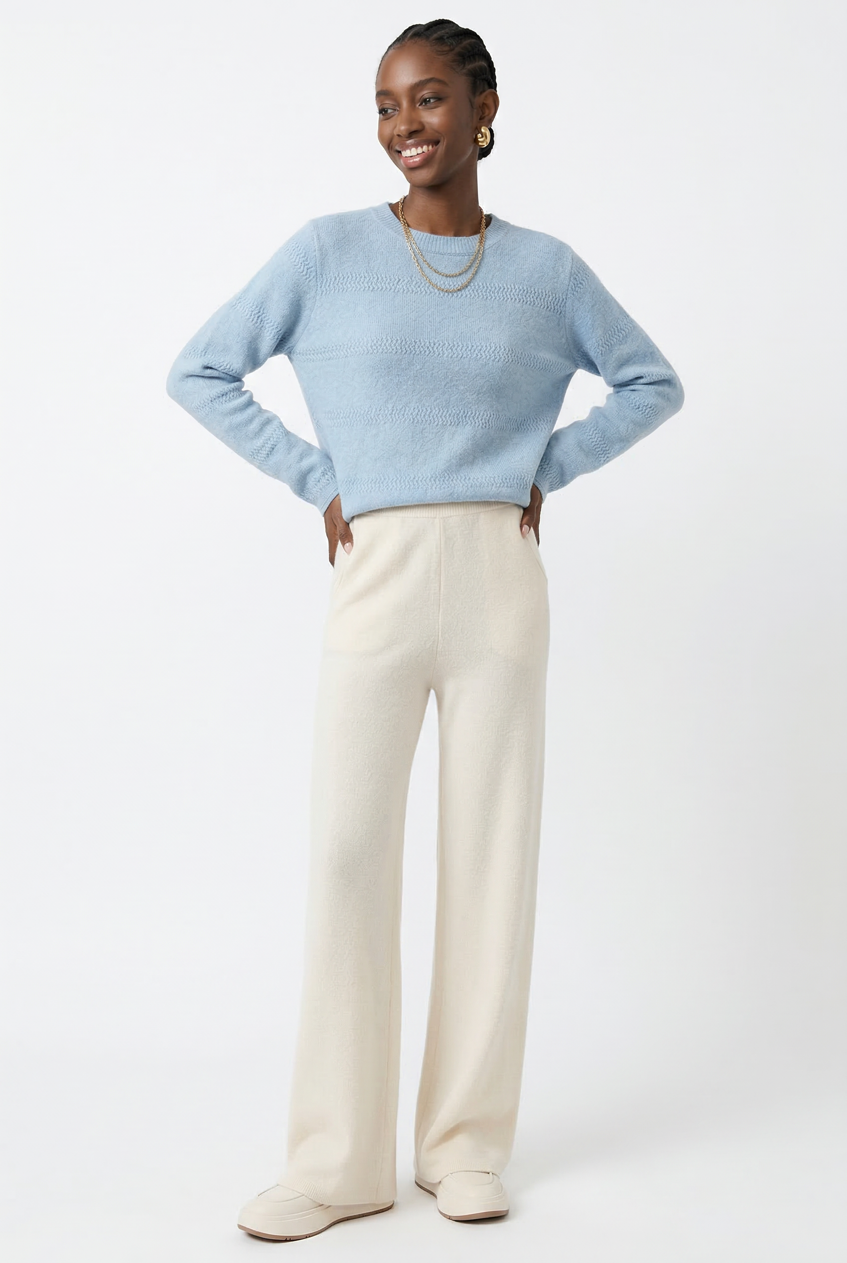 Women’s merino wool wide-leg jogger pants, soft and comfortable, featuring a relaxed fit and stylish design.