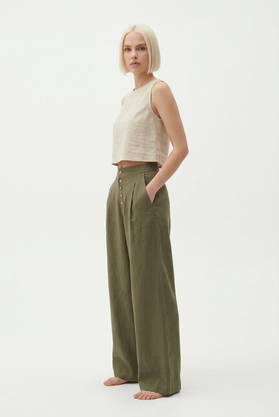 Women’s knit wide-leg trousers with a loose pull-on style, featuring soft fabric and a relaxed fit.