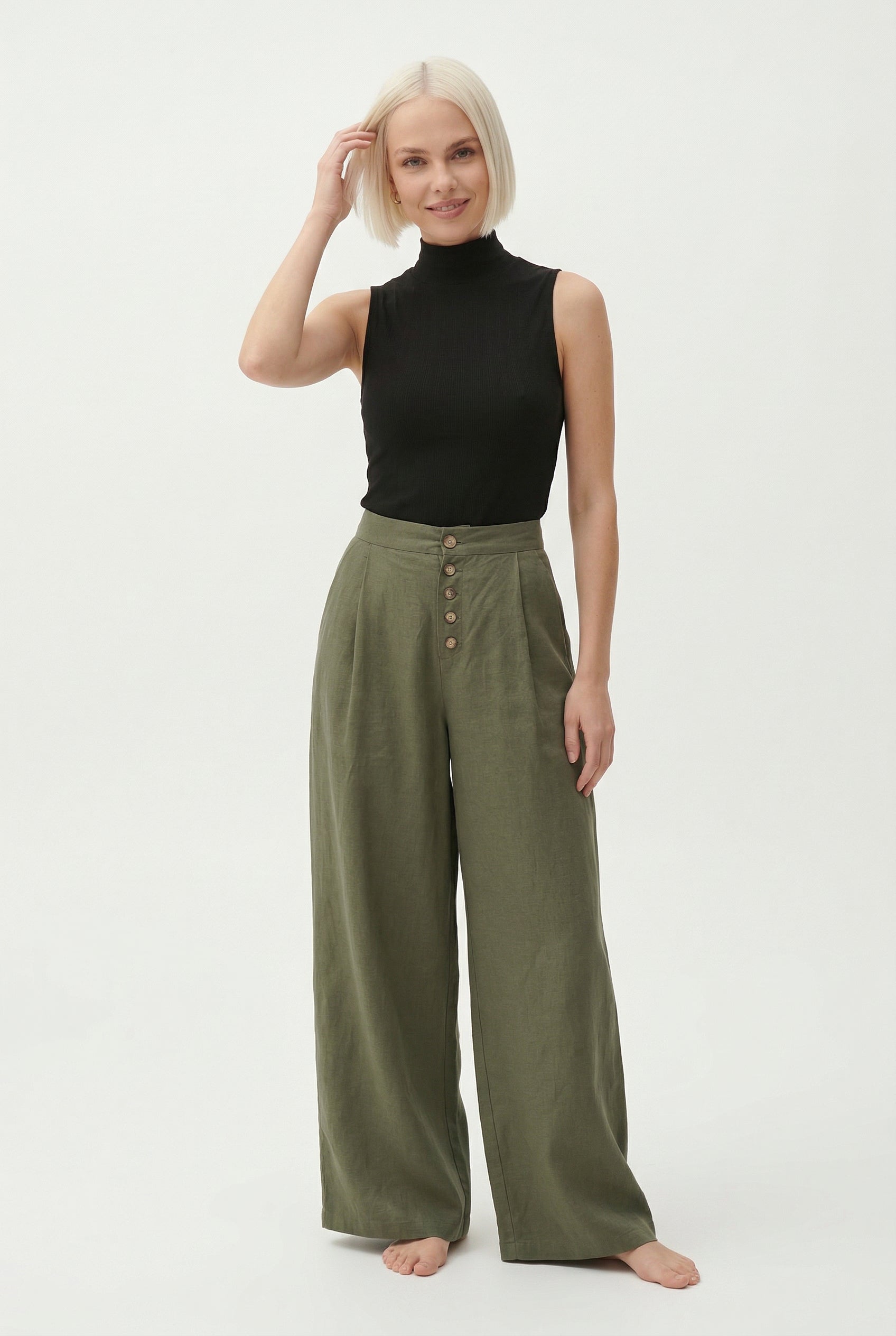 Women’s knit wide-leg trousers in a loose pull-on style, featuring a relaxed fit and comfortable fabric, ideal for casual wear.