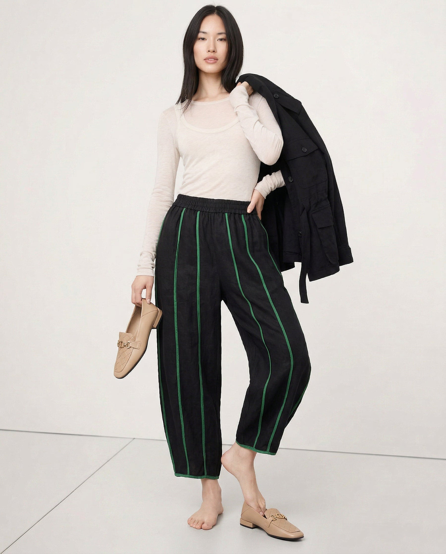 Striped wide-leg linen trousers for women, loose pull-on pants, showcasing high-quality, realistic linen fabric.