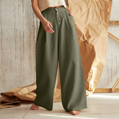 Knit wide-leg women’s pull-on trousers in soft, cozy fabric with a relaxed fit and high waist, perfect for casual wear.